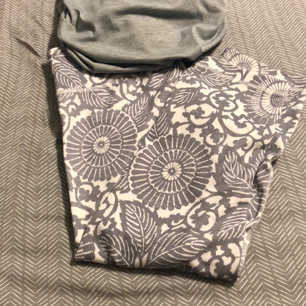 Lululemon floral capris